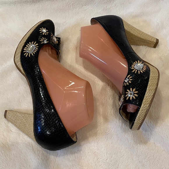 Yellow Box Anya Black Embellished Peep Toe Platform Heels Pumps Size 10 EUC - Picture 6 of 10